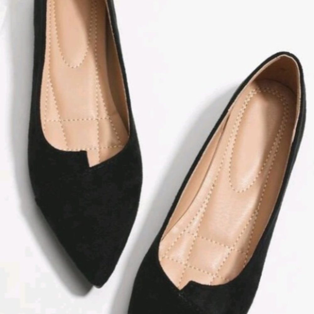 Cute black ballet flats!